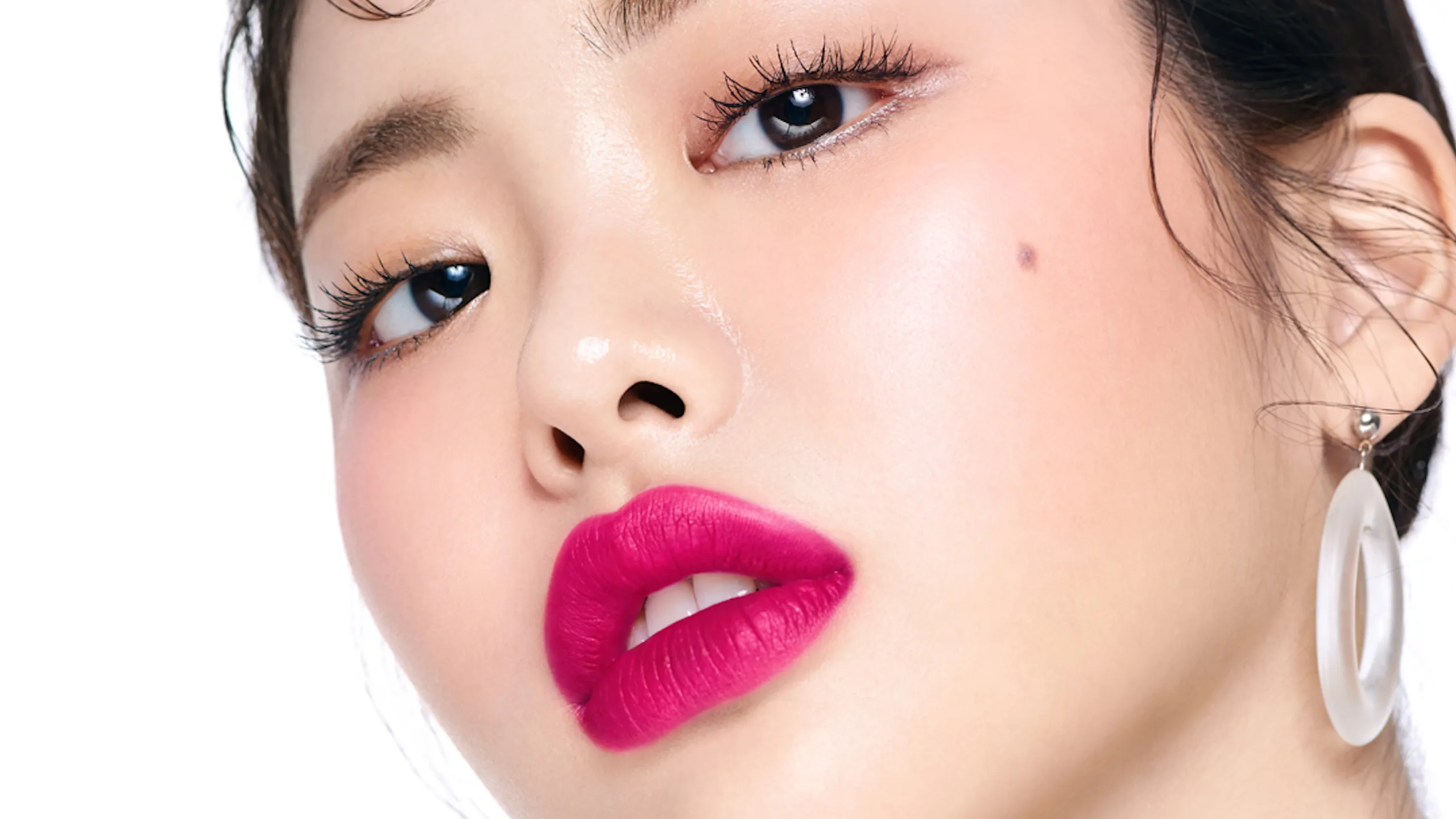 K-Beauty Makeup Trends Everyone Is Copying Right Now